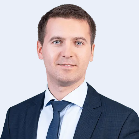 Роман Бобров