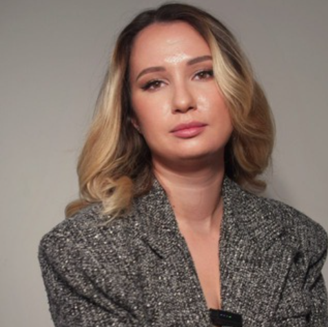 Алена Атаманова